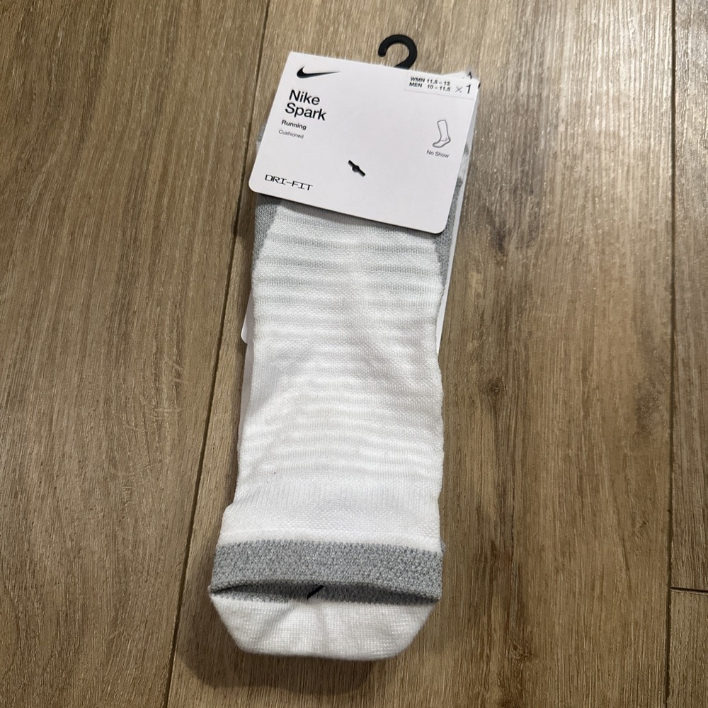 Nike Spark Cushioned No Show Running Socks White Size 10-11.5 CU7201-100 1‎ Pr